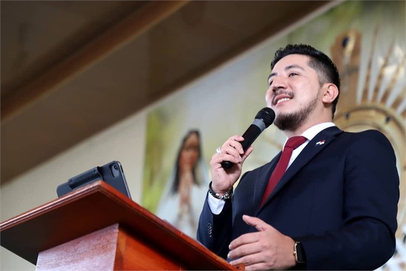 Rehabilitando cunetas y calzada de rodadura en Villa Magna y Villa Milagros